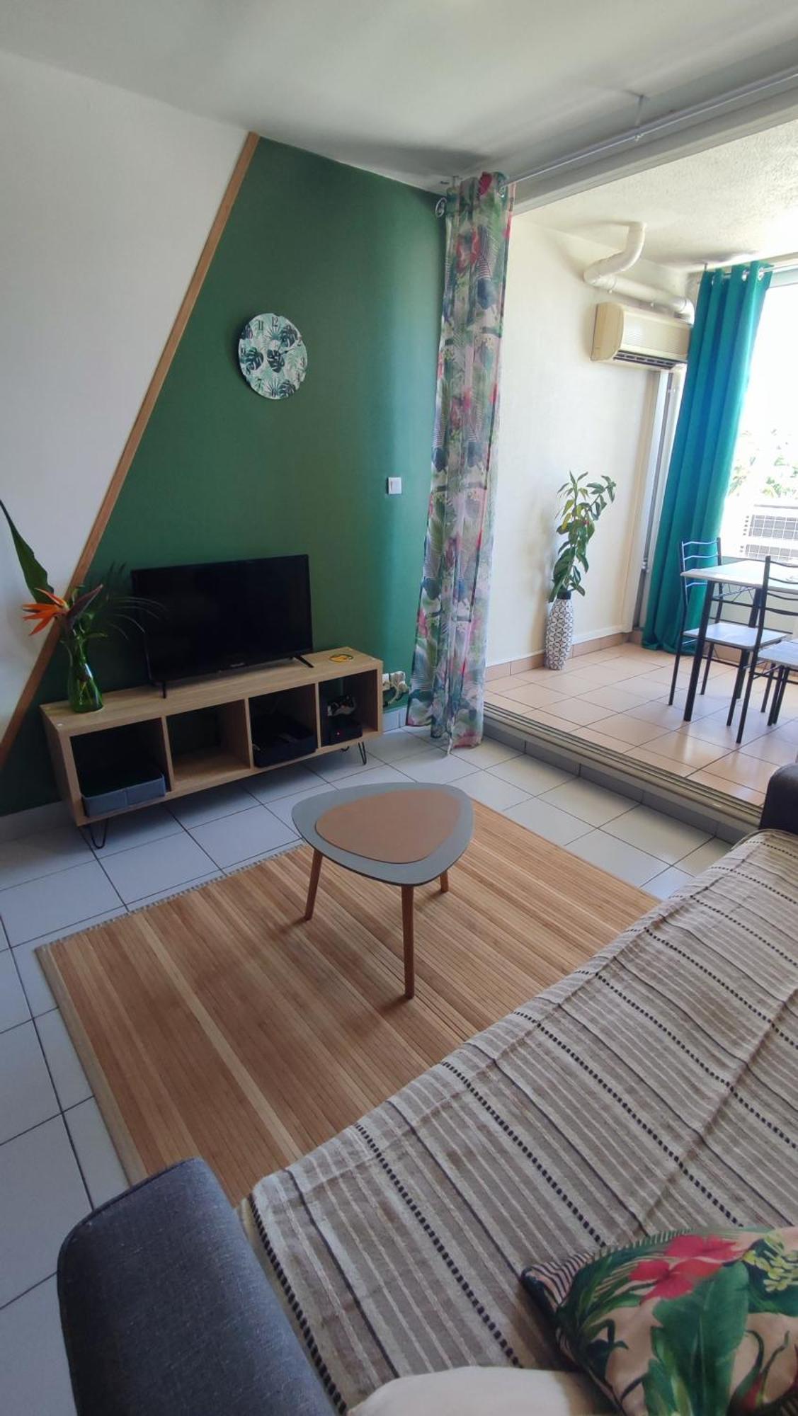 Les Franciseas Apartment Saint-Gilles Les Bains Exterior photo