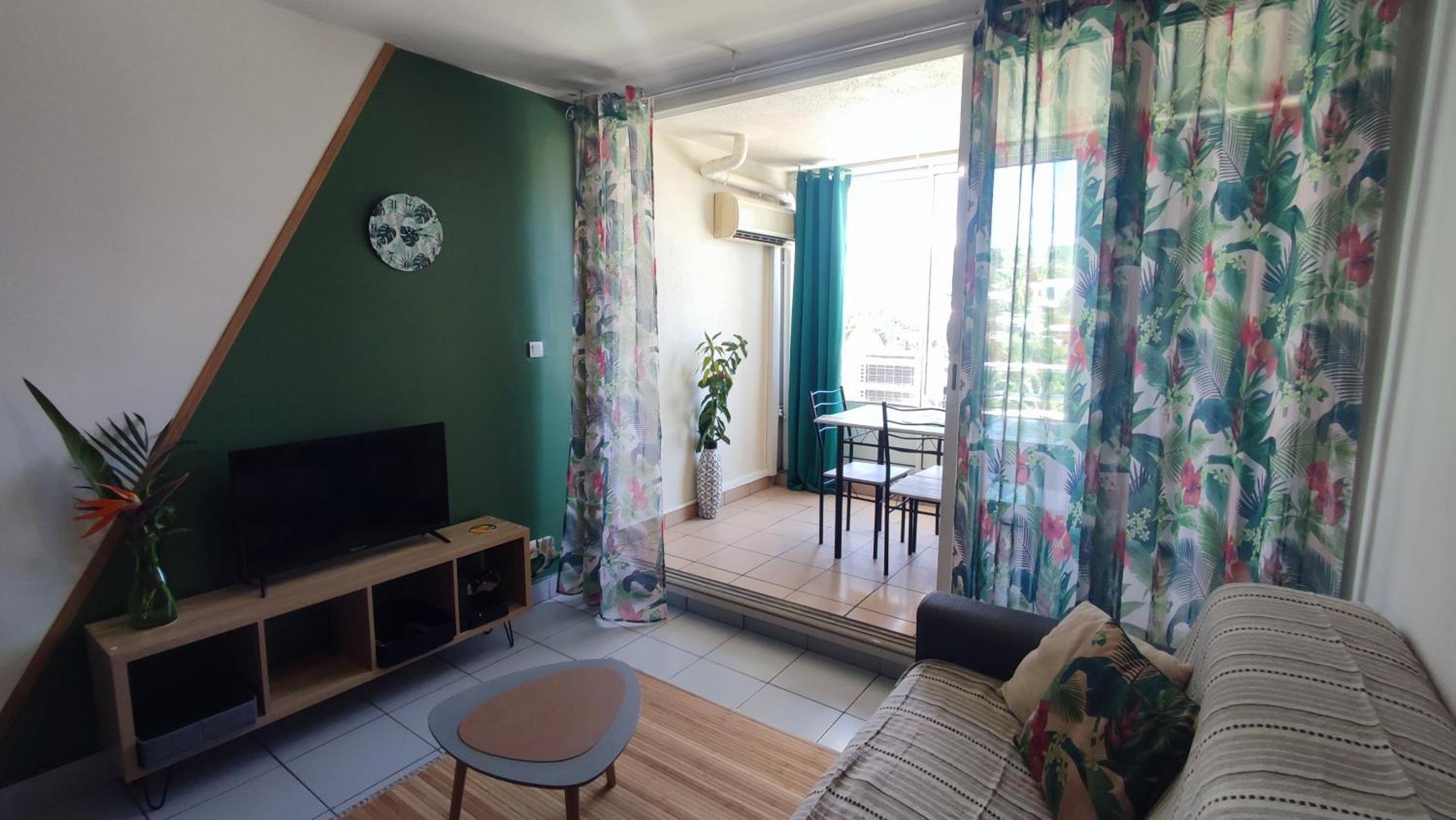 Les Franciseas Apartment Saint-Gilles Les Bains Exterior photo